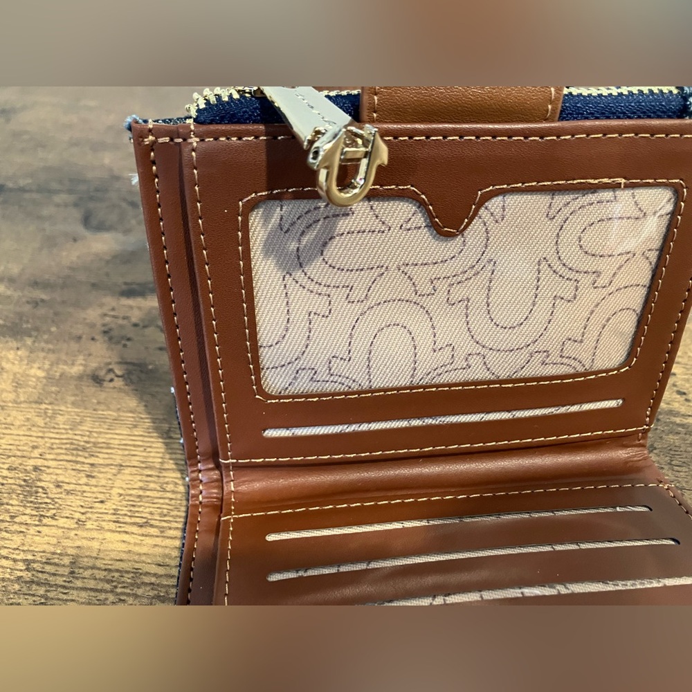 True religion wallet - Picture 5 of 6